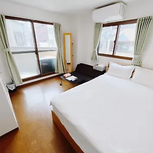 Sinsei Daikokukan ホームステイ